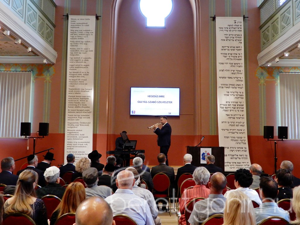 Átadták a felújított zsinagógát 01